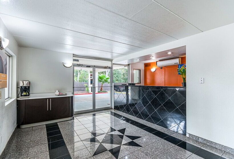 Motel 6 Cleveland, Tx