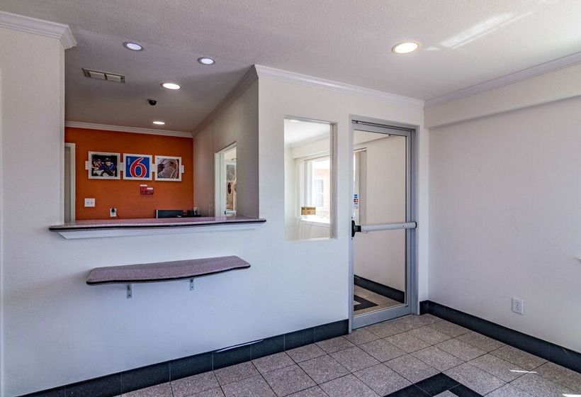 Motel 6azle, Tx