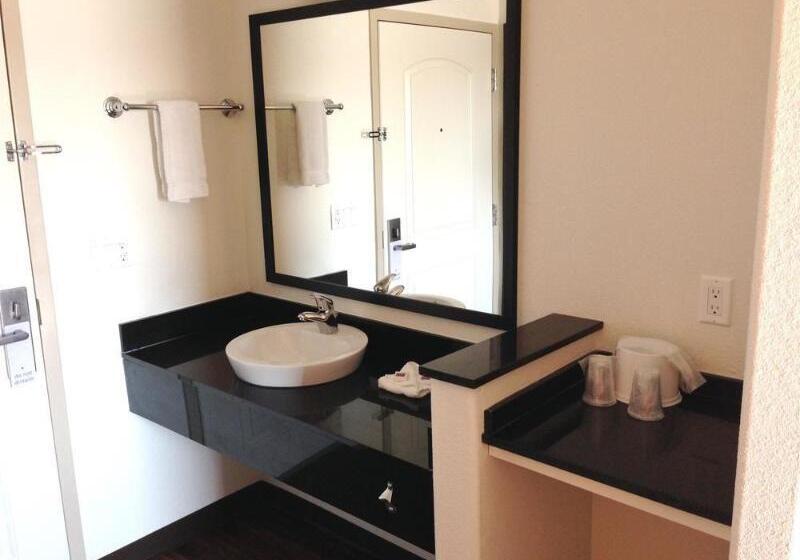 Motel 6oceanside, Ca, Marina