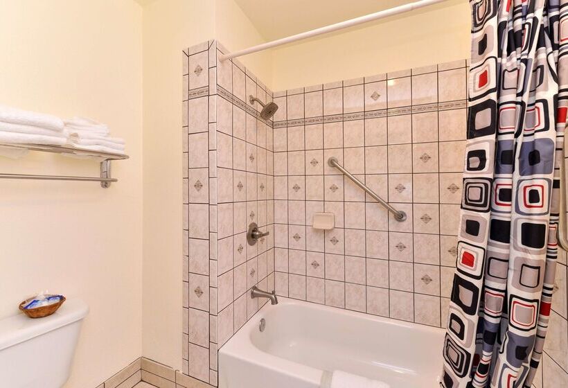 فندق على الطريق Americas Best Value Inn & Suites Klamath Falls