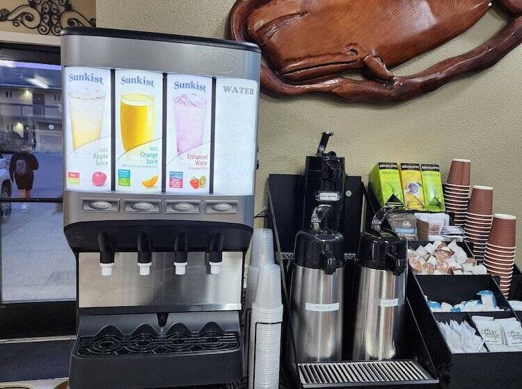 فندق على الطريق Anchor Beach Inn