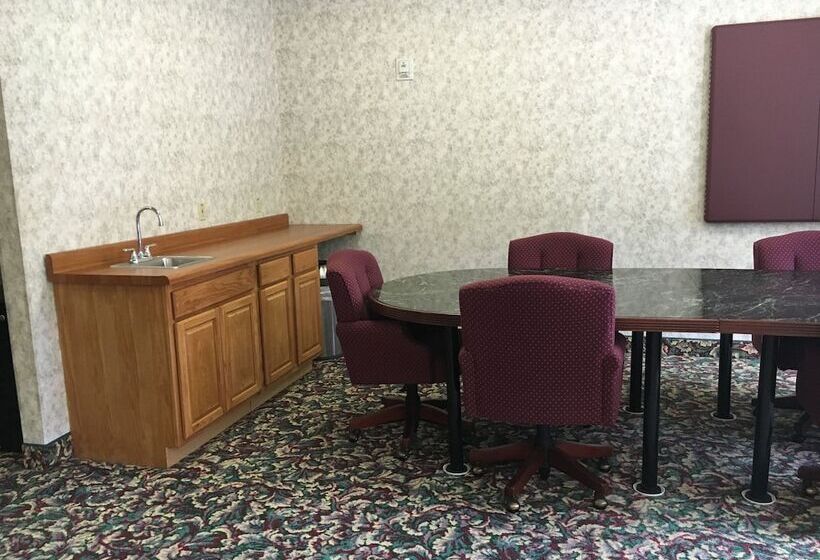 فندق على الطريق Budget Host Inn