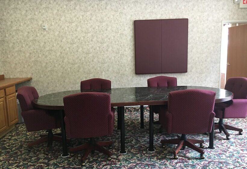 فندق على الطريق Budget Host Inn