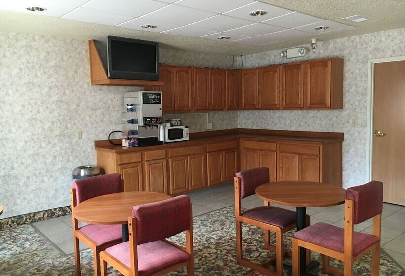 فندق على الطريق Budget Host Inn