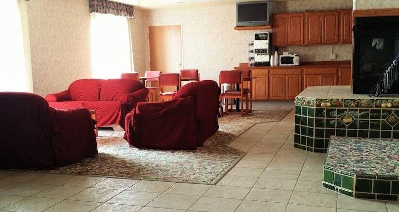 فندق على الطريق Budget Host Inn