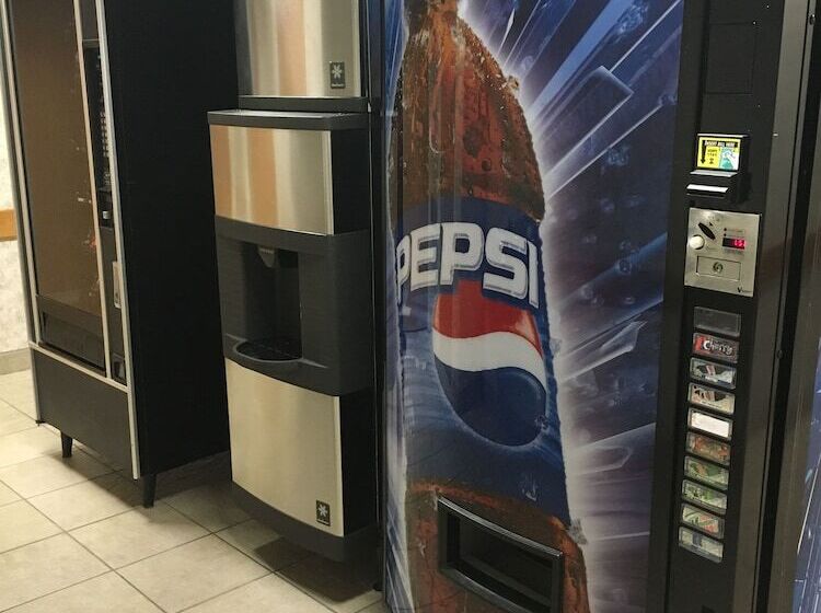 فندق على الطريق Budget Host Inn