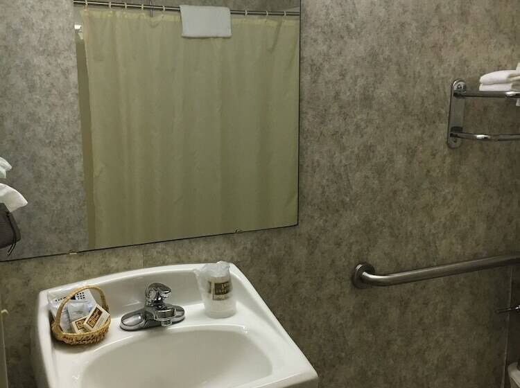 فندق على الطريق Budget Host Inn