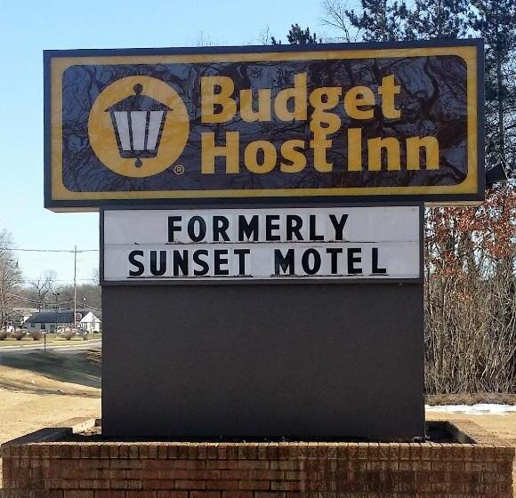 فندق على الطريق Budget Host Inn