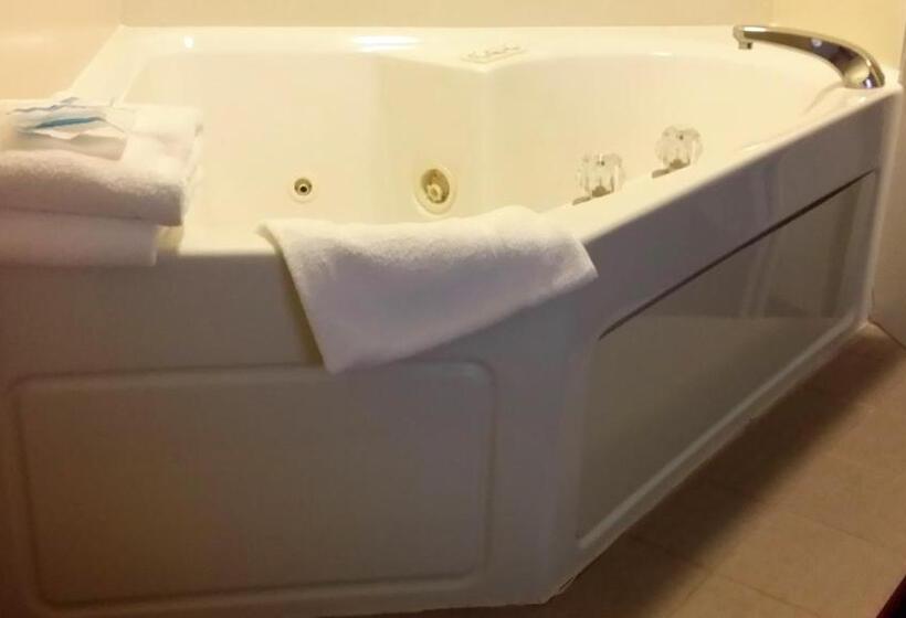 فندق على الطريق Budget Host Inn