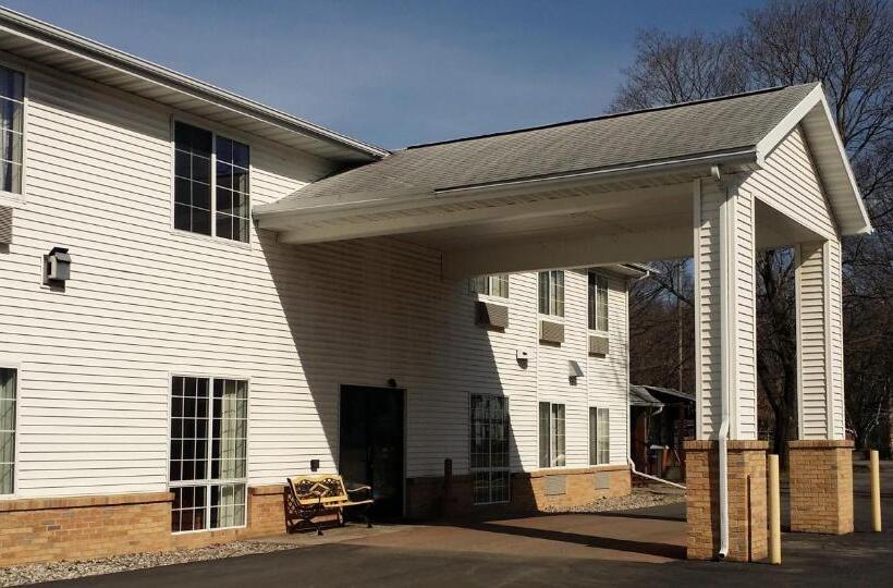 فندق على الطريق Budget Host Inn