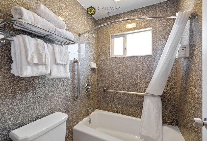 فندق على الطريق Gateway Lodge