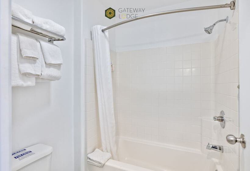 فندق على الطريق Gateway Lodge