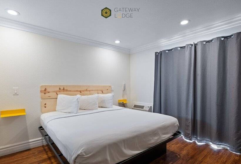 مُتل Gateway Lodge