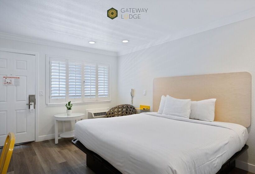 فندق على الطريق Gateway Lodge