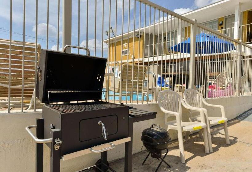 モーテル Quality Inn