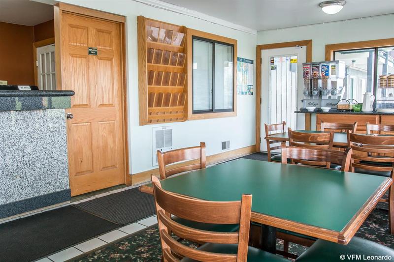 モーテル Rodeway Inn