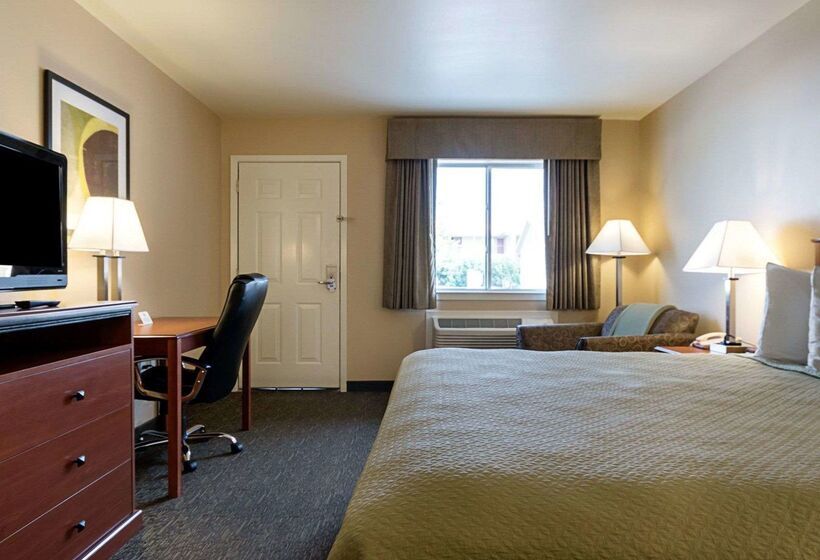 Motel 6 Junction, Texas   Llano River