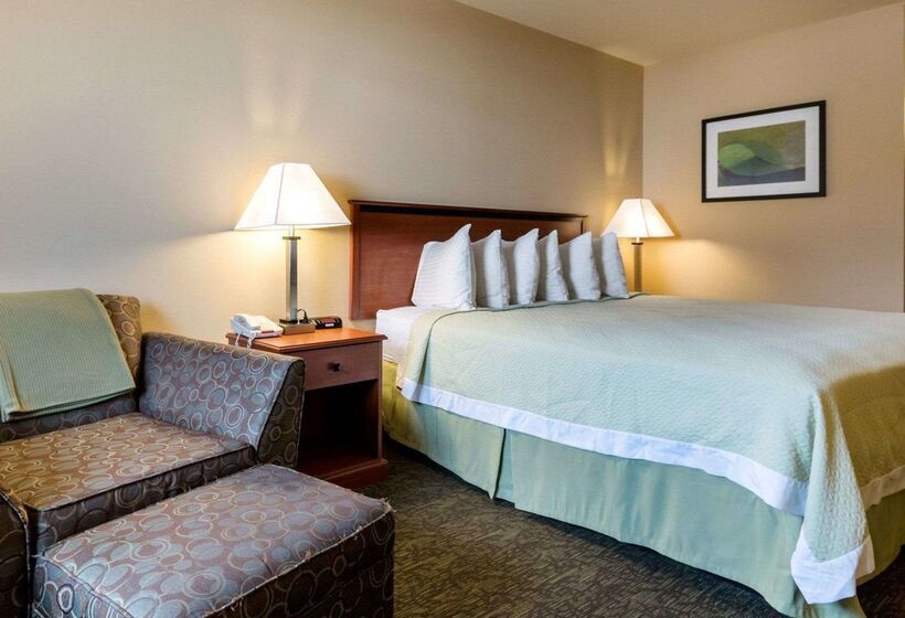 Motel 6 Junction, Texas   Llano River