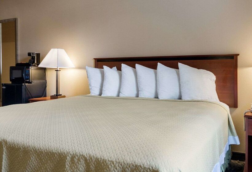 Motel 6 Junction, Texas   Llano River