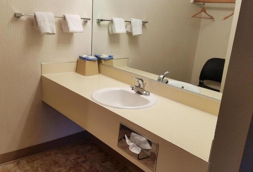 فندق على الطريق Royal Motor Inn