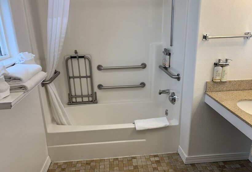 فندق على الطريق Sand Castle Inn