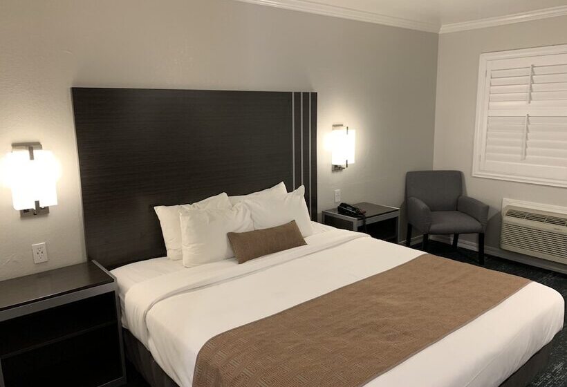 فندق على الطريق Sand Castle Inn