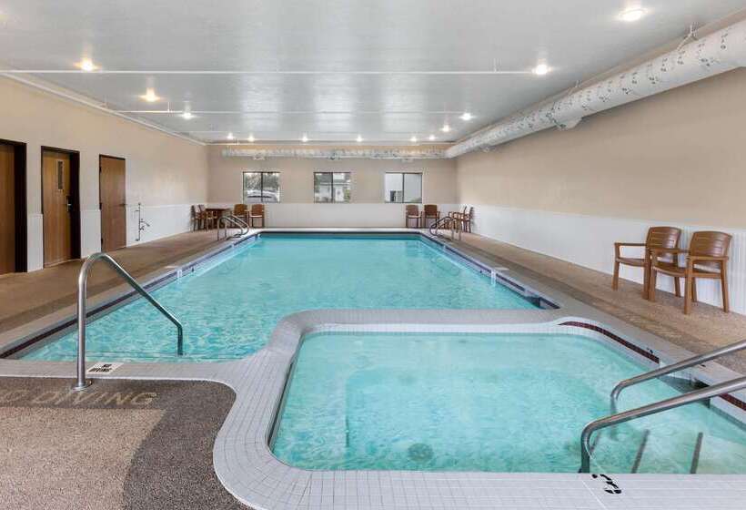 Мотель Super 8 By Wyndham St. Ignace