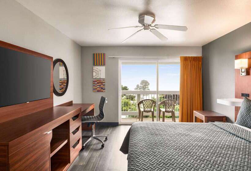 فندق على الطريق Travelodge By Wyndham Depoe Bay