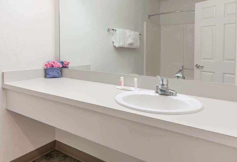 فندق على الطريق Travelodge By Wyndham Depoe Bay