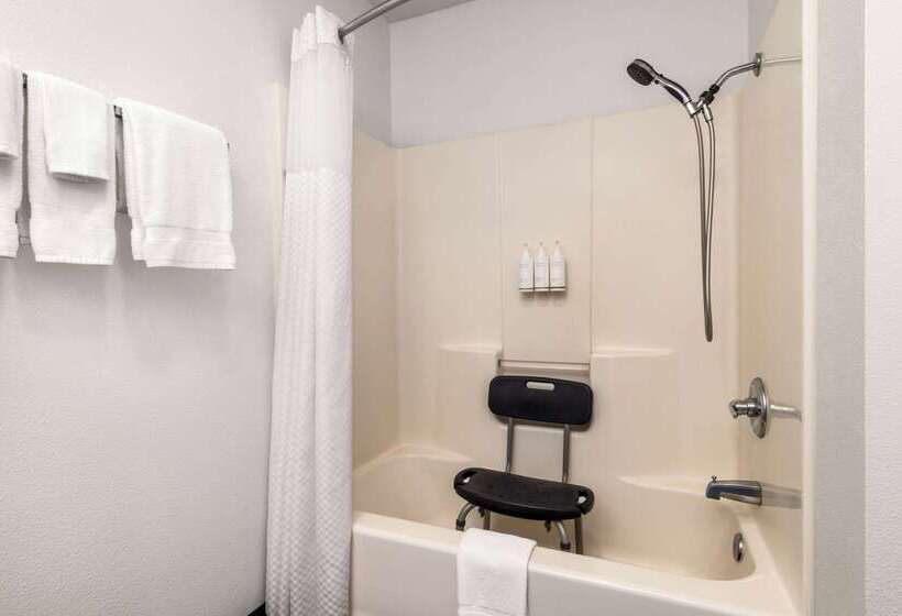 فندق على الطريق Travelodge By Wyndham Depoe Bay