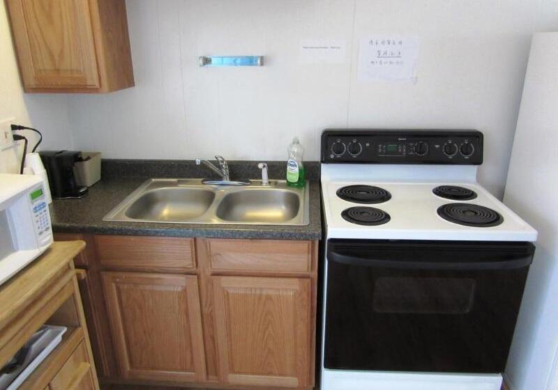 فندق على الطريق Yellowstone Country Inn