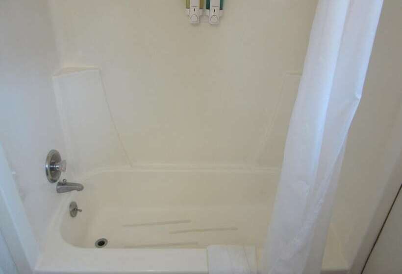 فندق على الطريق Yellowstone Country Inn