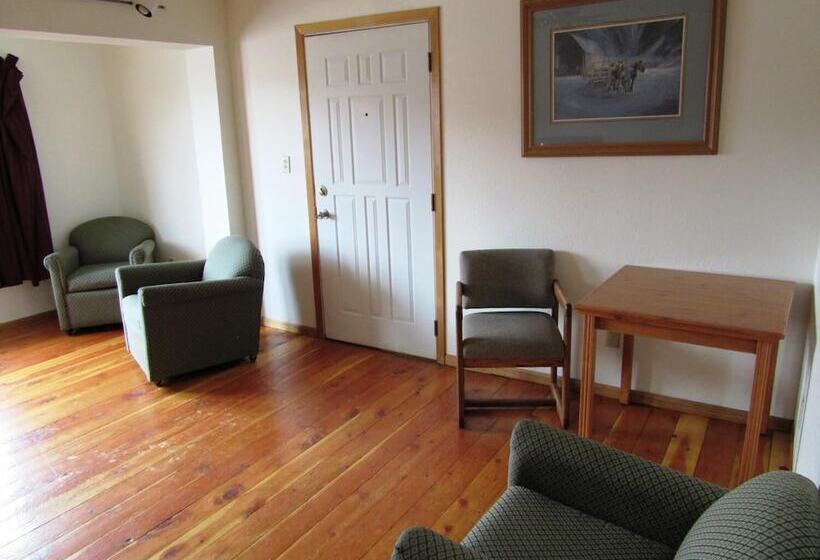 فندق على الطريق Yellowstone Country Inn