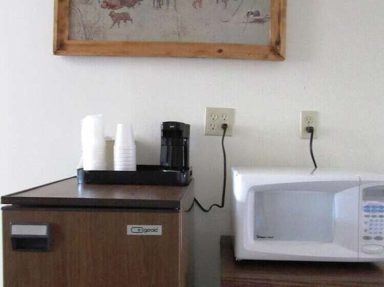 فندق على الطريق Yellowstone Country Inn