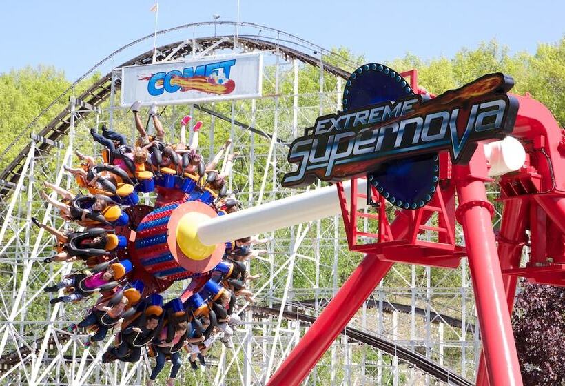 渡假胜地  Six Flags Great Escape Lodge & Indoor Waterpark