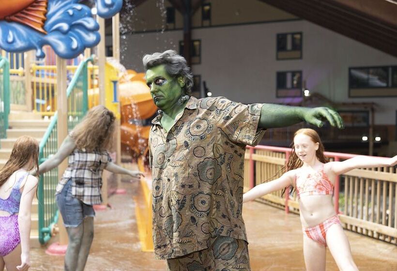 Курорт Six Flags Great Escape Lodge & Indoor Waterpark