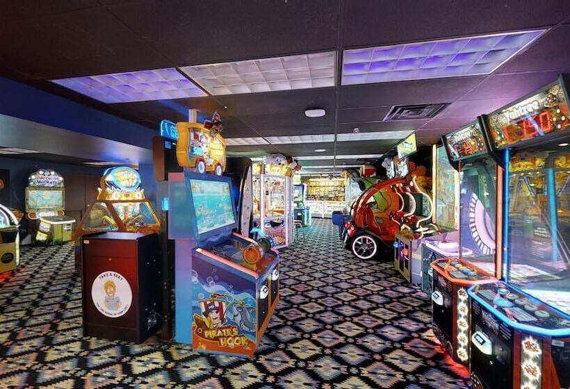 渡假胜地  Six Flags Great Escape Lodge & Indoor Waterpark