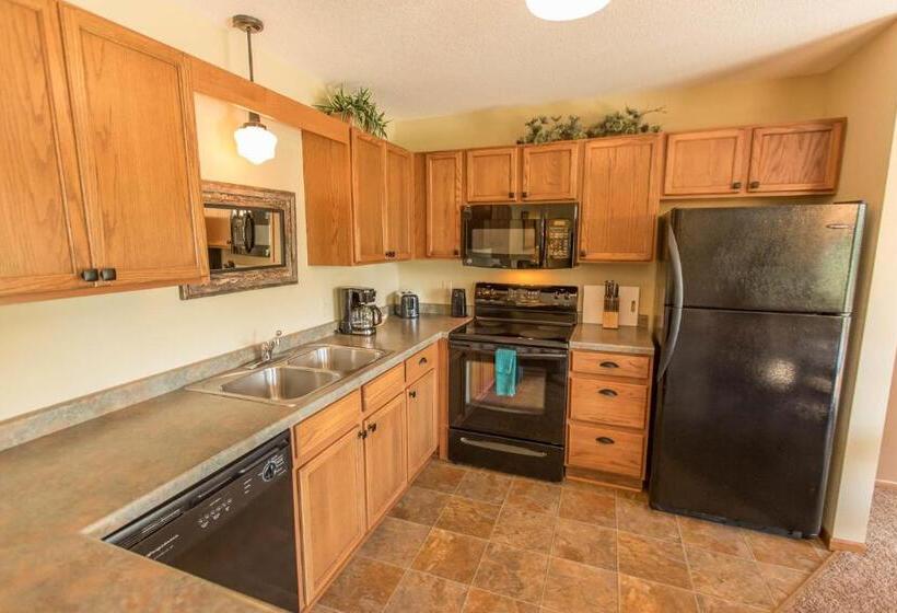 منتجع Wild Eagle Lodge