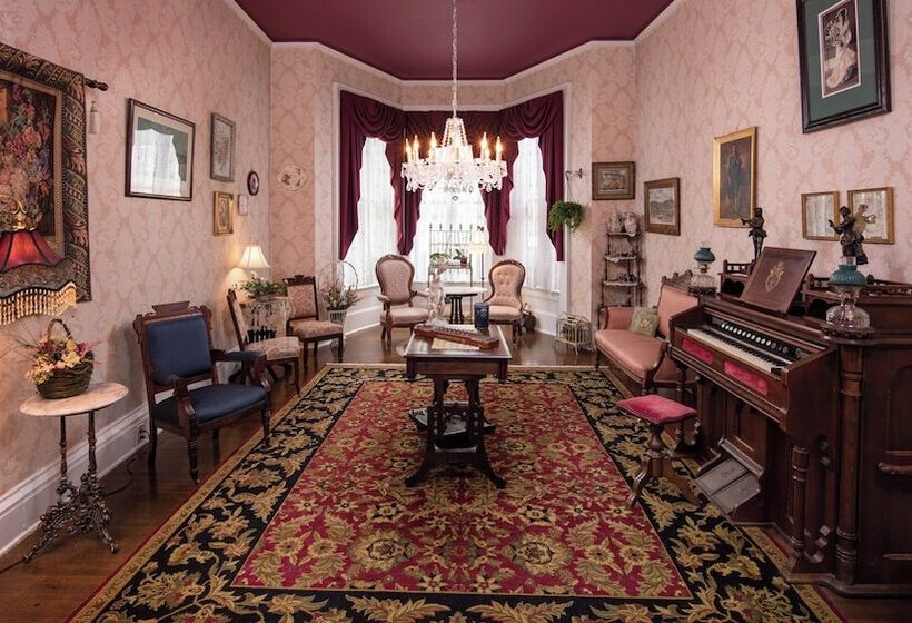 The Steamboat House Bed & Breakfast