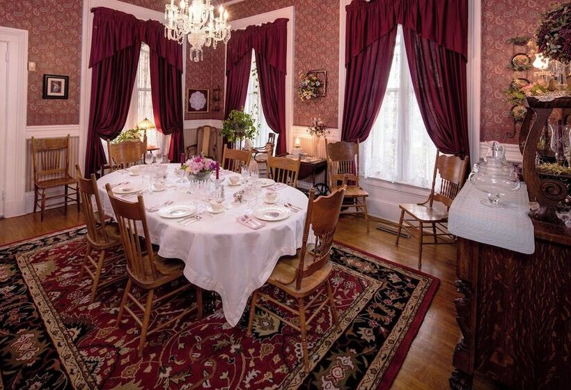 The Steamboat House Bed & Breakfast
