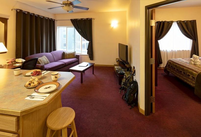 Totem Hotel And Suites