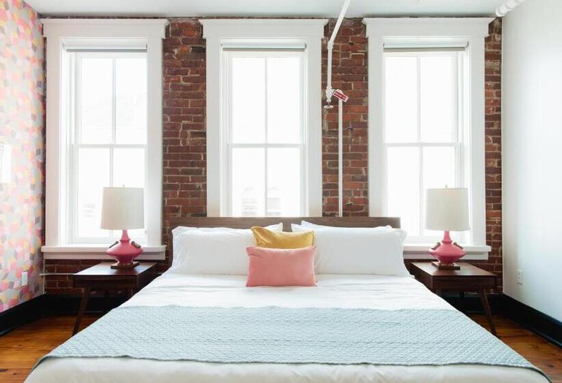 تختخواب و صبحانه The Dwell Hotel, A Member Of Design Hotels