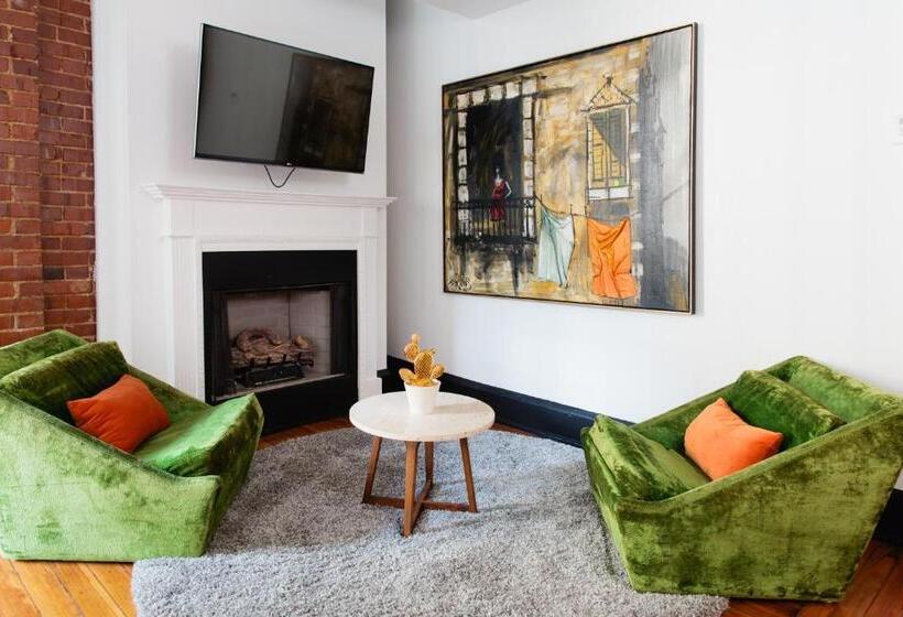 تختخواب و صبحانه The Dwell Hotel, A Member Of Design Hotels