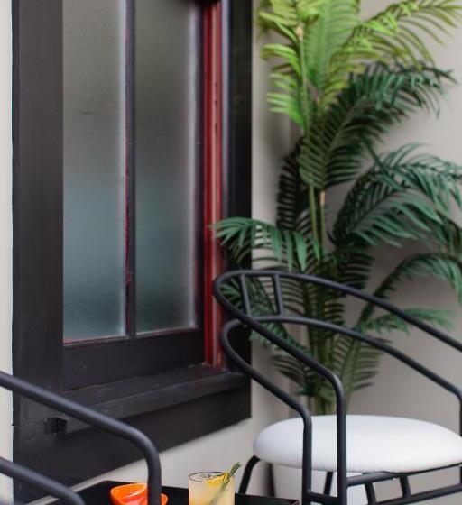 تختخواب و صبحانه The Dwell Hotel, A Member Of Design Hotels