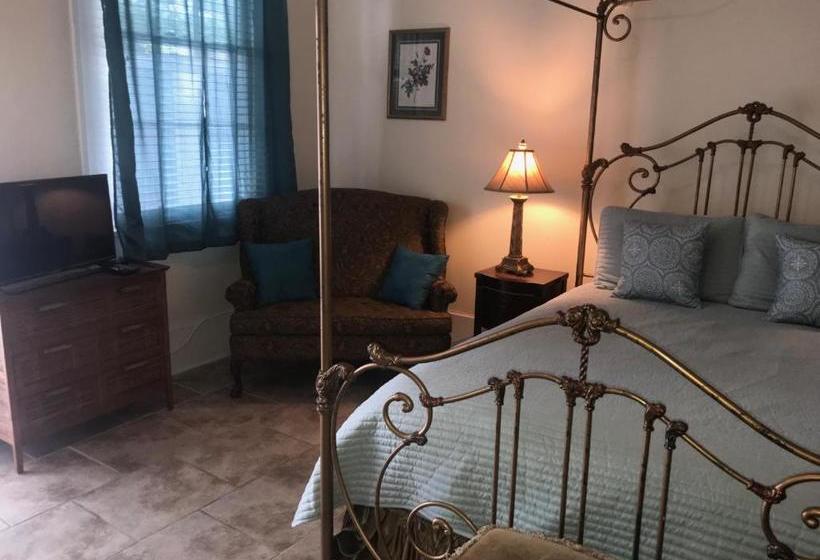 تختخواب و صبحانه The Magnolia Mansion