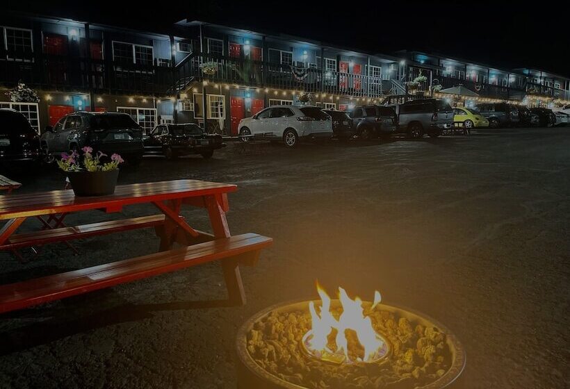 فندق على الطريق Chalet Inn