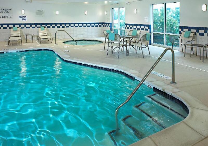 Fairfield Inn & Suites By Marriott Detroit Metro Airport Romulus