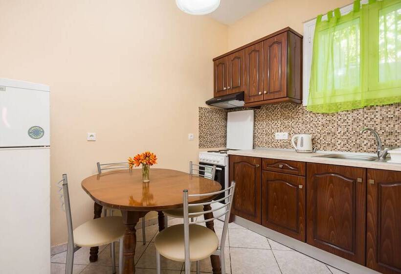 Fouxia Apartments And Studios