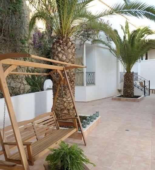 Glaros Hotel Apartment