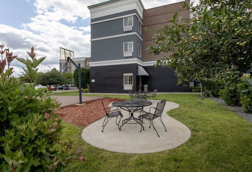 Grandstay Apple Valley